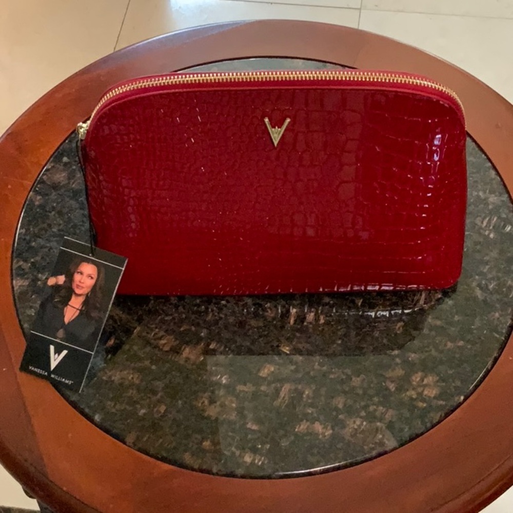 Vanessa Williams Red Croc-Embossed Cosmetic case - Picture 2 of 6